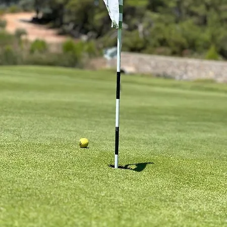 Golf Aparts 公寓 *
